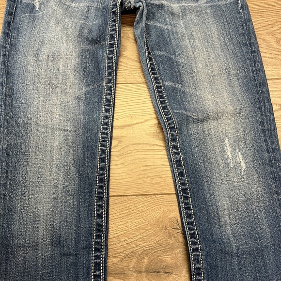 🥳HP🥳 Miss Me Distressed Embellished Skinny Jeans - Picture 7 of 8